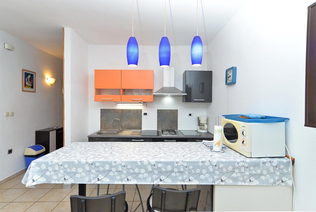 Apartment Puzar 295 Штиньян Экстерьер фото