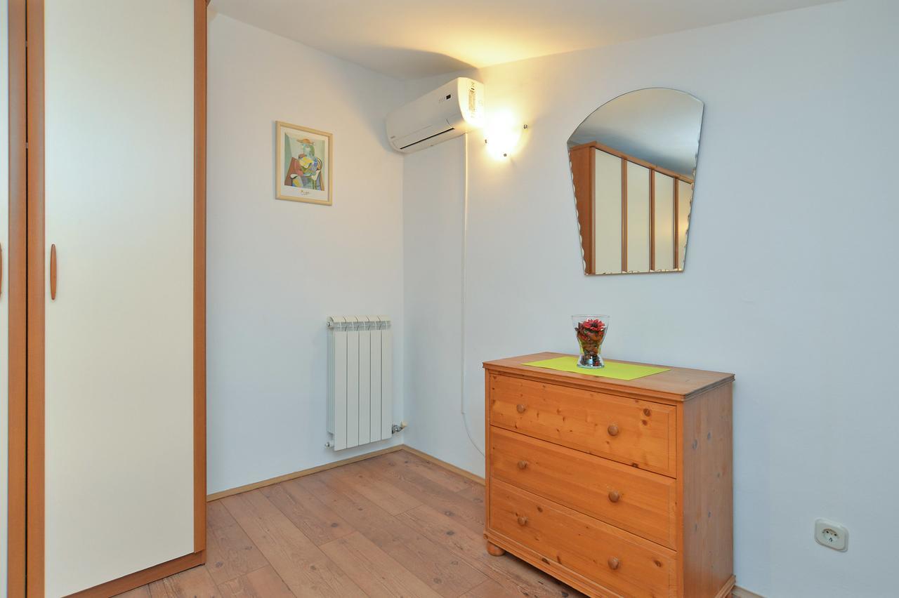 Apartment Puzar 295 Штиньян Экстерьер фото
